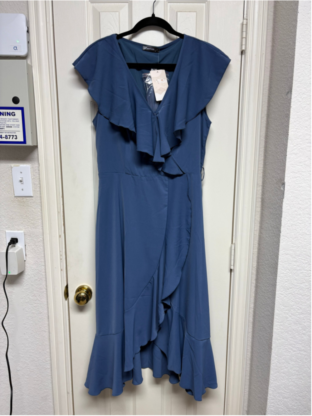 Women's Unbranded Blue Ruffle Wrap Midi Dress Size Large NEW - Picture 3 of 8